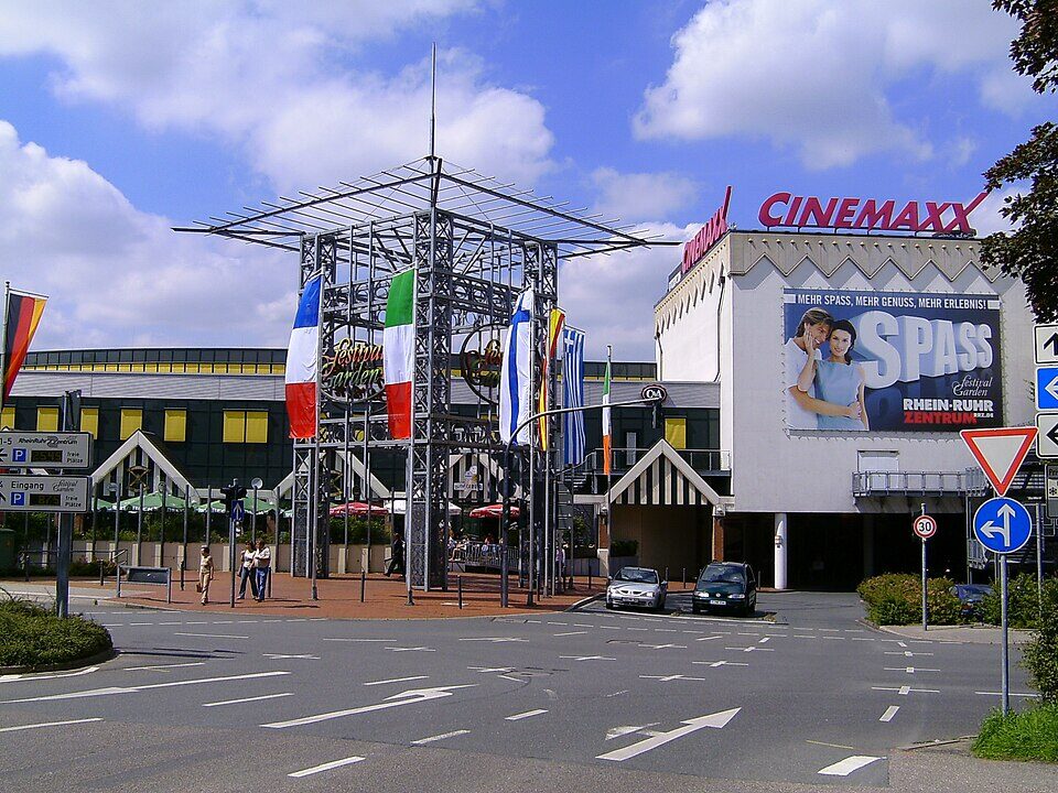 CinemaxX